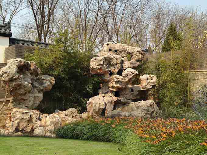 太湖石假山.jpg 太湖石假山