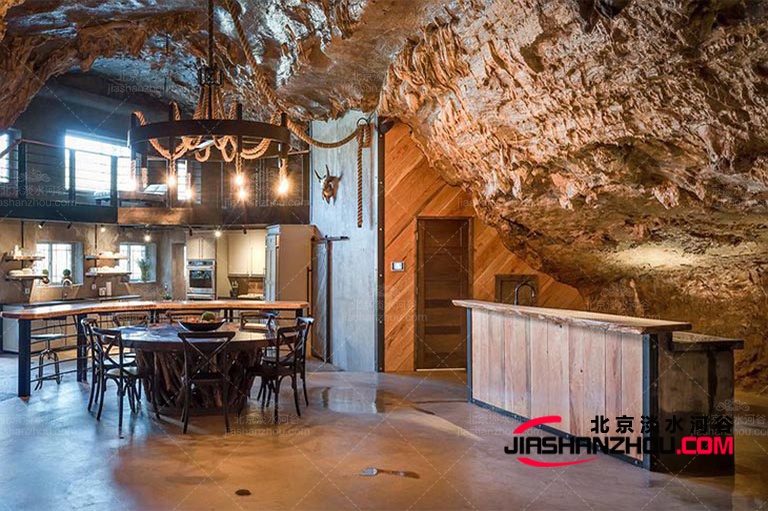 洞穴轟趴館.jpg 洞穴轟趴館